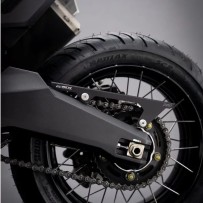 CUBRE CADENAS | HONDA XADV & FORZA 750 (21-26) – BCD DESIGN